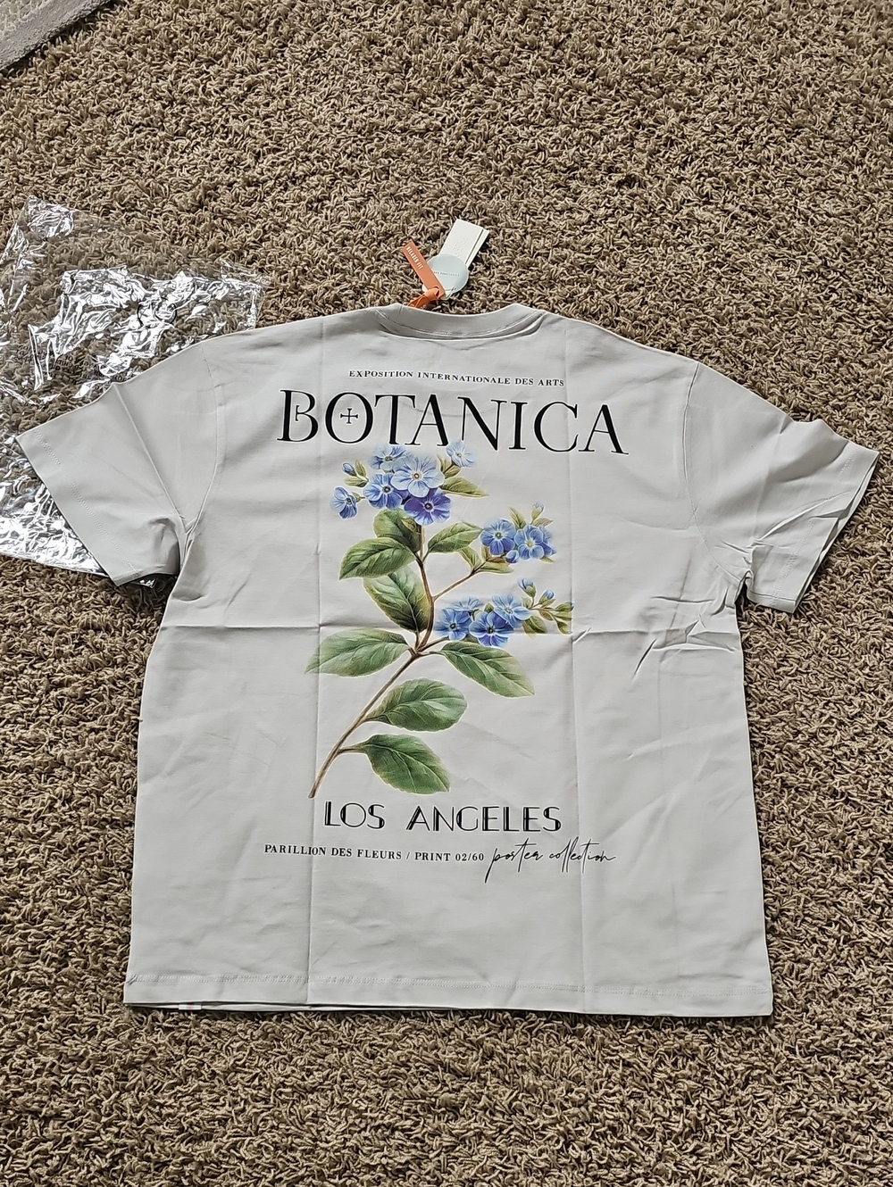 NWT Free Planet Graphic Tshirt Large Tee 100% Cotton Floral Los Angeles